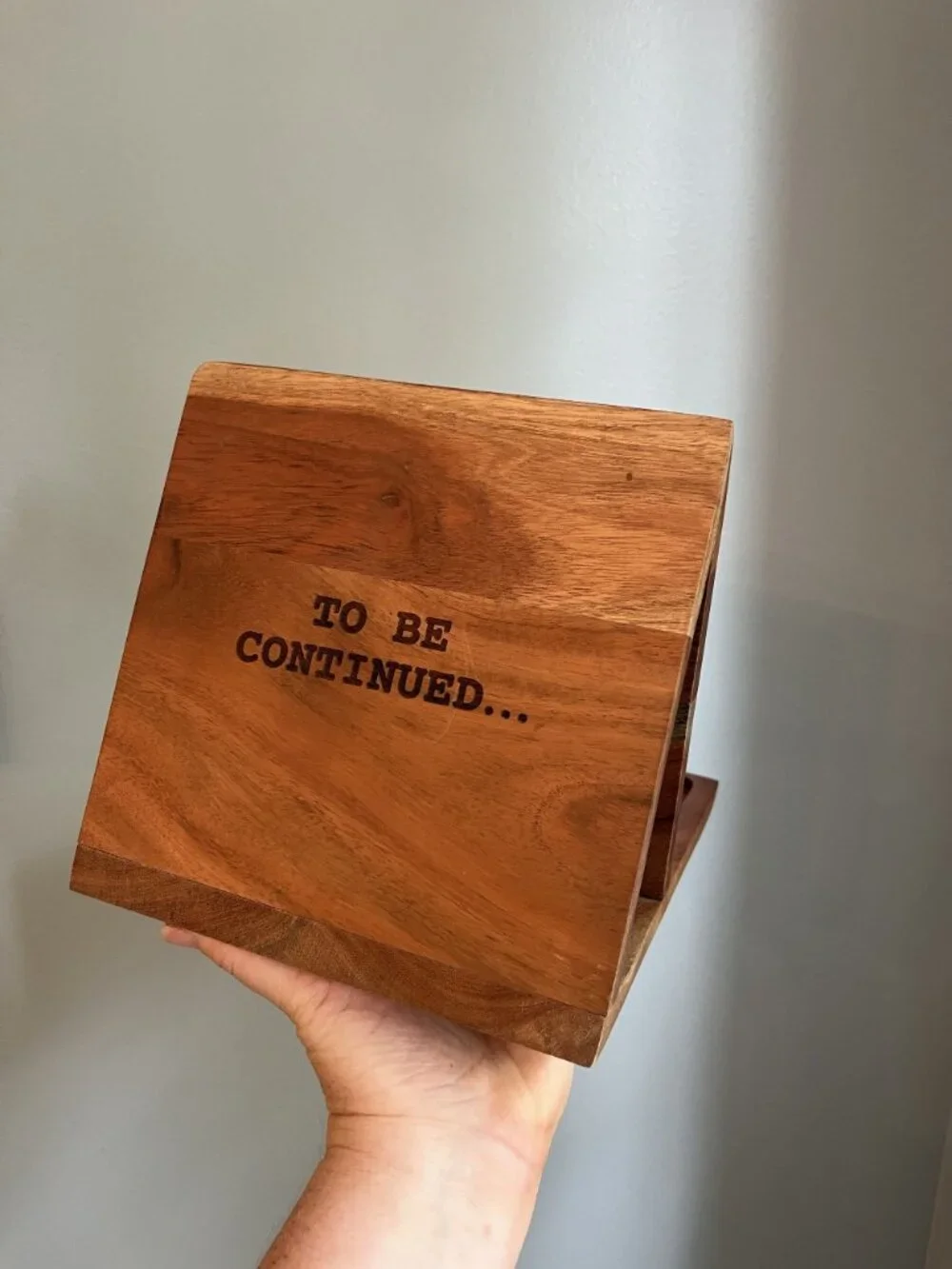 Acacia Wood Book Nook Reading Valet With Engraved 